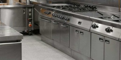Pavimentos para Cocinas Industriales: Tipos, Requisitos y Mejores Opciones